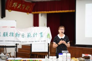 黃菽娟老師授課演講畫面